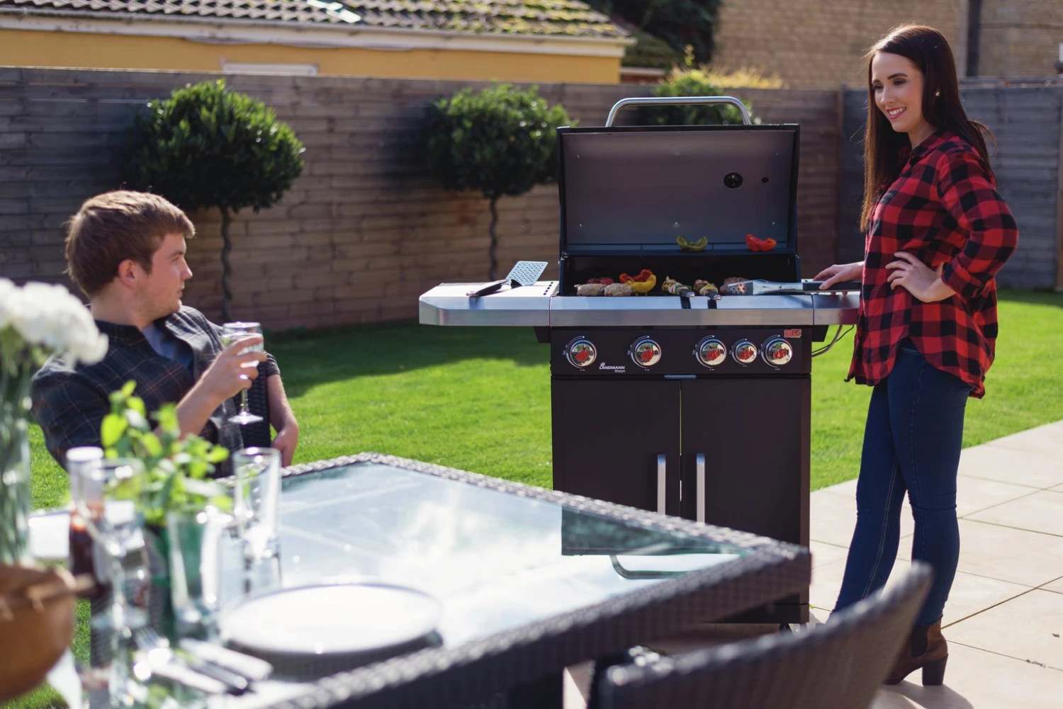 LANDMANN Rexon CooK 4 Burner Gas BBQ - Black 6 LANDMANN Rexon CooK 4 Burner Gas BBQ - Black - Image 4