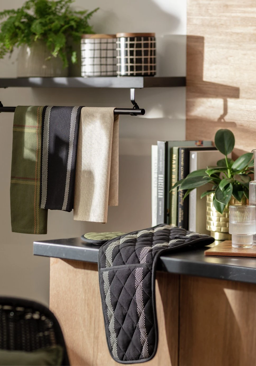 Habitat Woven Check And Stripe Textile Set 4 Habitat Woven Check And Stripe Textile Set - Image 2