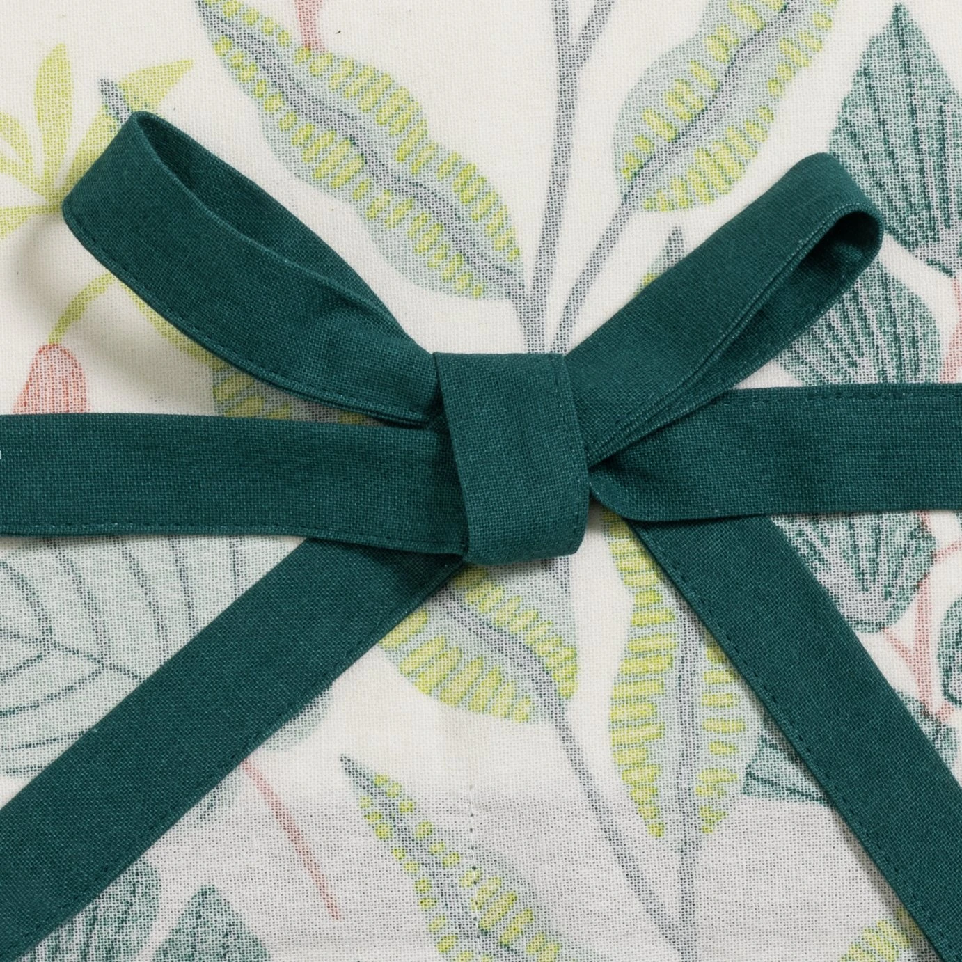 Kew Floral Apron 8 Kew Floral Apron - Image 6