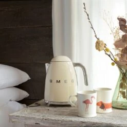 Smeg KLF03CRUK 50's Style Retro Kettle - Cream -Home Sales Store 1346457 R Z005A