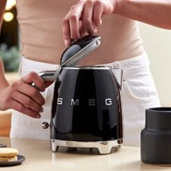 Smeg KLF05BLUK 50's Style Retro Mini Kettle - Black -Home Sales Store 1346749 R Z006A