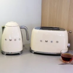 Smeg TSF01CRUK 50's Style Retro 2 Slice Toaster - Cream -Home Sales Store 1346804 R Z008A