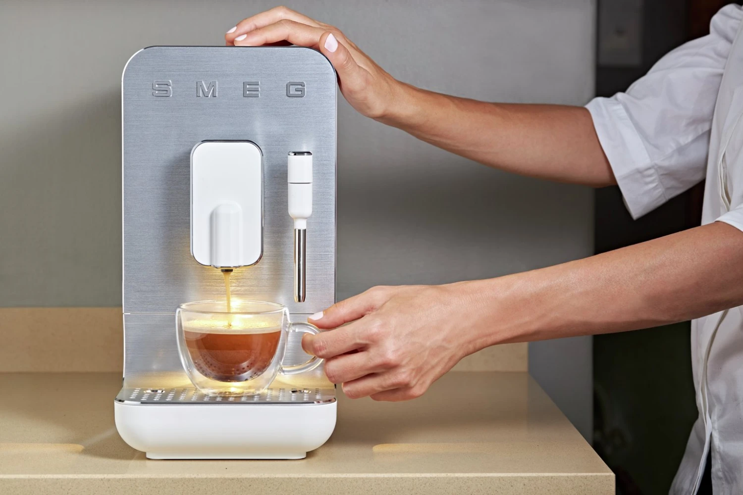 Smeg BCC02 Bean To Cup Coffee Machine - White 13 Smeg BCC02 Bean To Cup Coffee Machine - White - Image 11