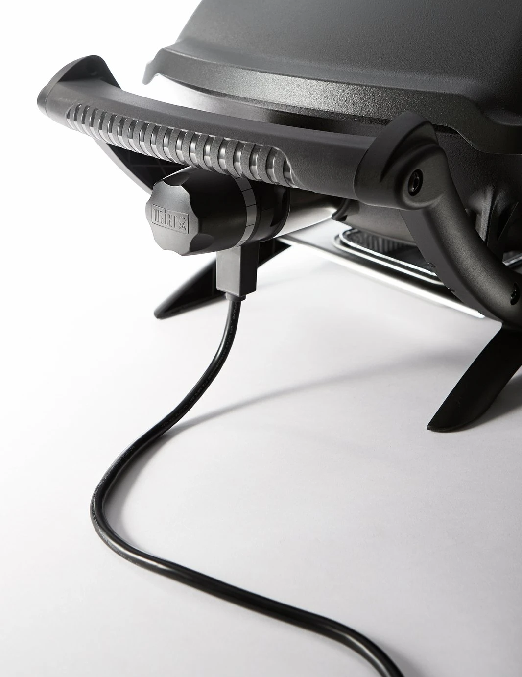 Weber Q 1400 Electric BBQ With Stand 5 Weber Q 1400 Electric BBQ With Stand - Image 3