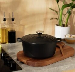 Habitat 3.3 Litre Cast Iron Casserole Dish - Black -Home Sales Store 3065248 R Z002C