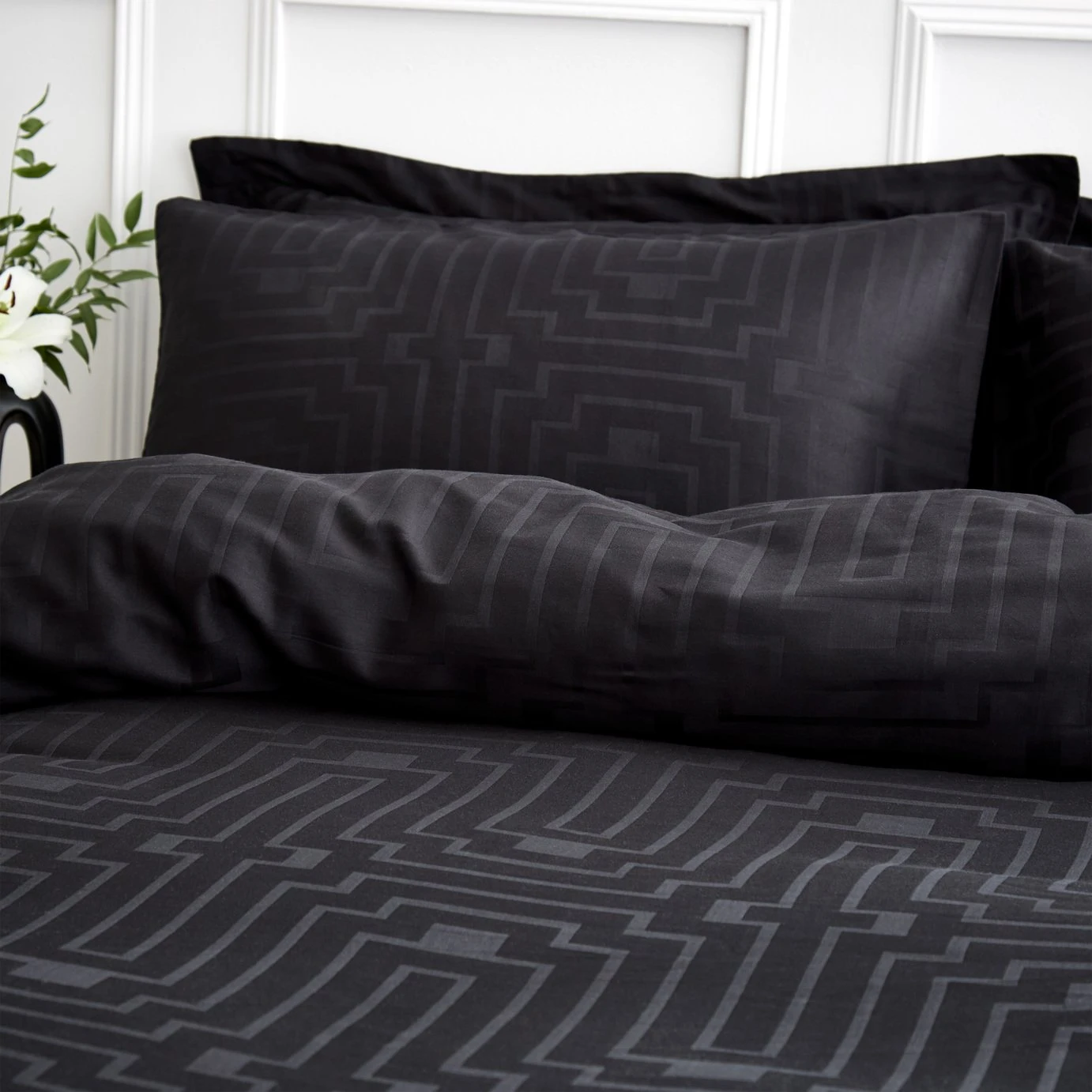 Bianca Cotton 180 TC Geometric Black Bedding Set - Double 5 Bianca Cotton 180 TC Geometric Black Bedding Set - Double - Image 3