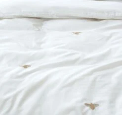 Habitat 180TC Embroidered Bee White Bedding Set - Single -Home Sales Store 3347540 R Z006A