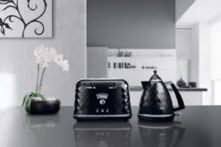 De'Longhi KBJ3001 Brillante Kettle - Black 13 De'Longhi KBJ3001 Brillante Kettle - Black -Home Sales Store 4239767 R Z006A