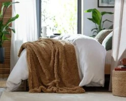 Habitat Snuggle Fleece Throw - Mocha - 125X150cm -Home Sales Store 4882695 R Z001C