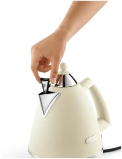 De'Longhi KBX3016.BG Argento Flora Kettle - Beige -Home Sales Store 7453454 R Z005A