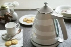 De'Longhi KBAC3001.W Avvolta Kettle - White & Grey -Home Sales Store 8687463 R Z008A