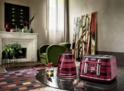 De'Longhi KBAC3001.R Avvolta Kettle - Red -Home Sales Store 8817934 R Z005A