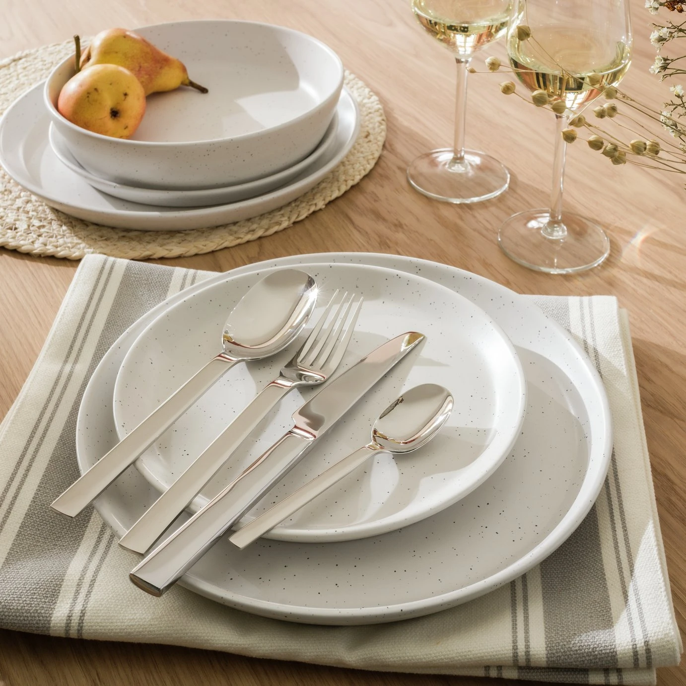 Habitat Addison 16 Piece Stainless Steel Cutlery Set Mirror 4 Habitat Addison 16 Piece Stainless Steel Cutlery Set Mirror - Image 2