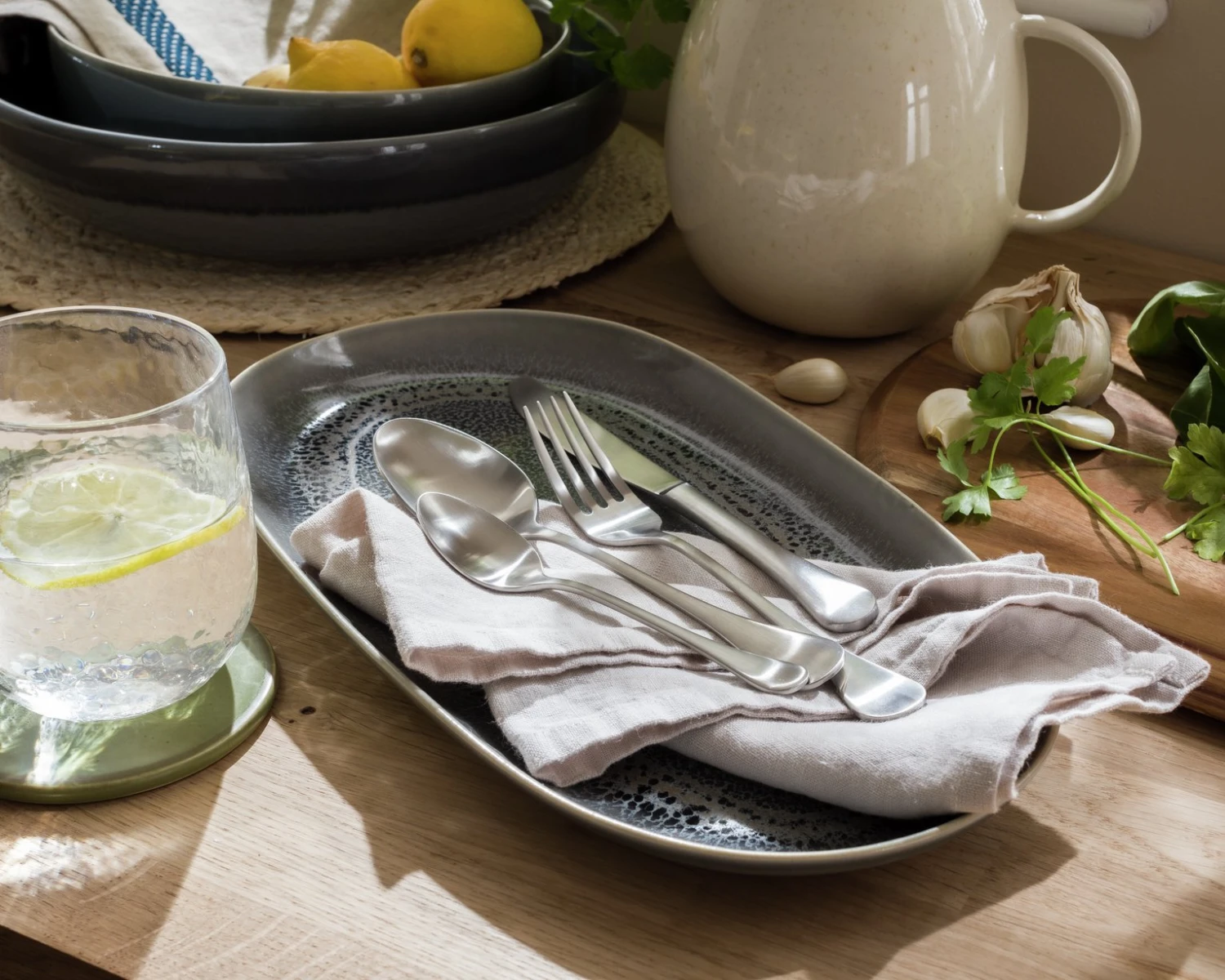 Habitat Evora 16 Piece Stainless Steel Cutlery Set - Satin 4 Habitat Evora 16 Piece Stainless Steel Cutlery Set - Satin - Image 2