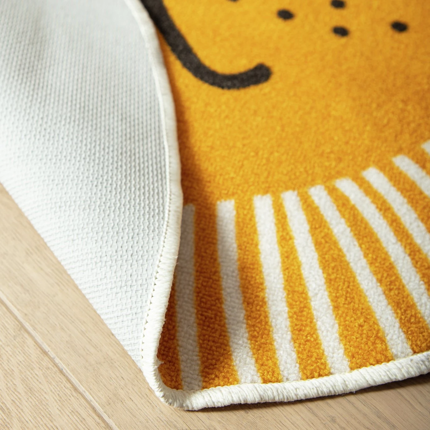 Habitat Kids Lion Face Circle Rug - Yellow - 100x100cm 7 Habitat Kids Lion Face Circle Rug - Yellow - 100x100cm - Image 5