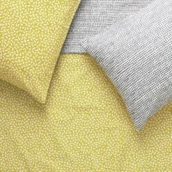 Habitat Betsy Yellow & White Reversible Bedding Set - Single -Home Sales Store 9378623 R Z003A