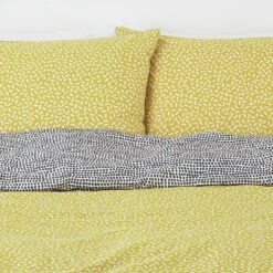 Habitat Betsy Yellow & White Reversible Bedding Set - Single -Home Sales Store 9378623 R Z005A
