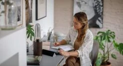 Philips LED Filament E27 6.5W (25W) Dim Giant Bulb - Smoky -Home Sales Store 9420090 R Z004A