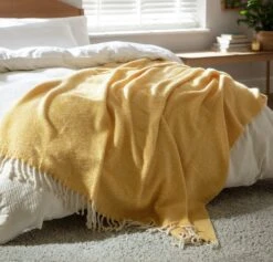Habitat Country Hideaway Woven Throw - Mustard - 125X150cm -Home Sales Store 9422177 R Z001C