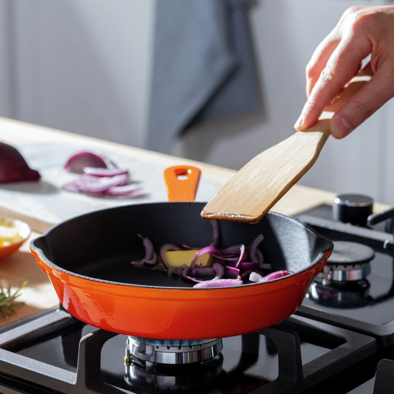 Habitat 19.5cm Cast Iron Frying Pan 4 Habitat 19.5cm Cast Iron Frying Pan - Image 2