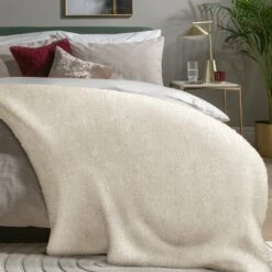 Habitat Faux Fur Plain Throw - Cream - 125x150cm -Home Sales Store 9520268 R Z001C