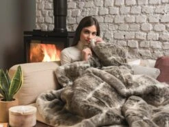 Dreamland Luxury Faux Fur Husky Heated Throw - Large -Home Sales Store 9522204 R Z010A