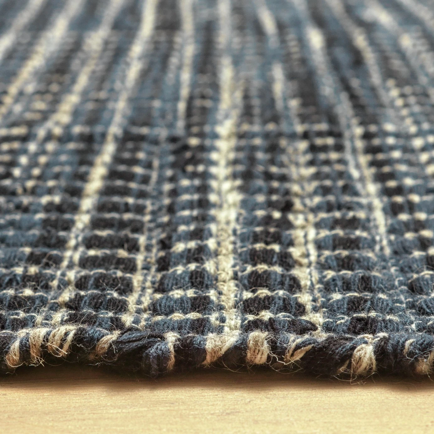 Habitat Leonardo Flatweave Wool Rug - Navy Blue - 170x240cm 6 Habitat Leonardo Flatweave Wool Rug - Navy Blue - 170x240cm - Image 4